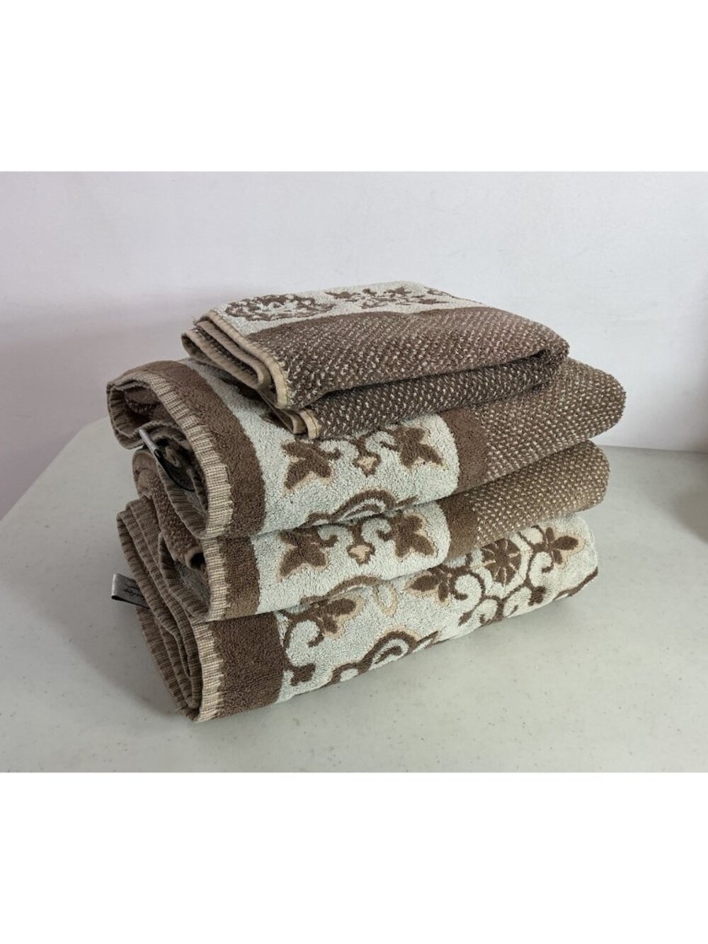 Wellesley Manor Bath Towel Set Sculpted Brown Floral Set of 4